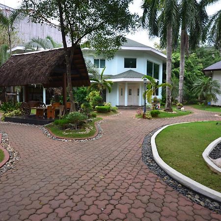 Pinjalo Resort Manoc-Manoc Exterior photo
