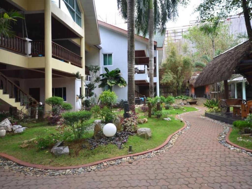 Pinjalo Resort Manoc-Manoc Exterior photo