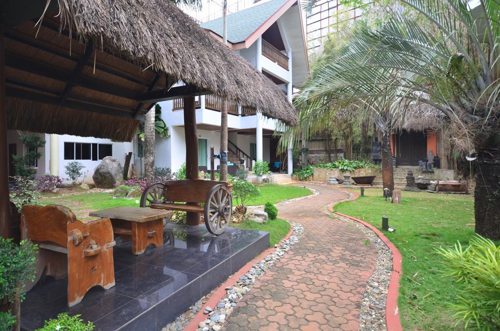 Pinjalo Resort Manoc-Manoc Exterior photo